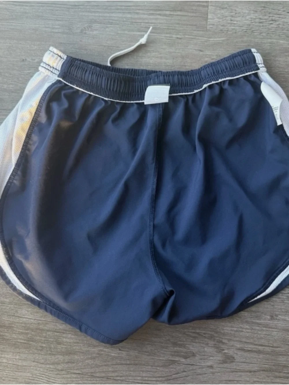 Women’s Nike Dri Fit Shorts Size Medium Navy & White Running Gym Athleisure Pant